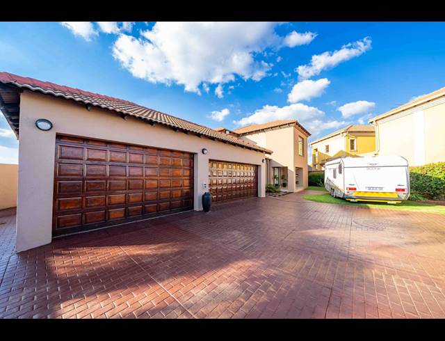 4 BEDROOM FREESTANDING FOR SALE IN SUNAIR PARK